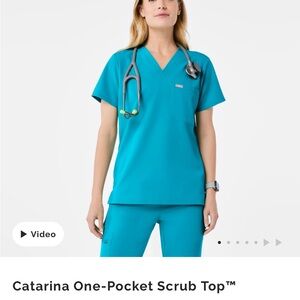 Figs Scrub Top